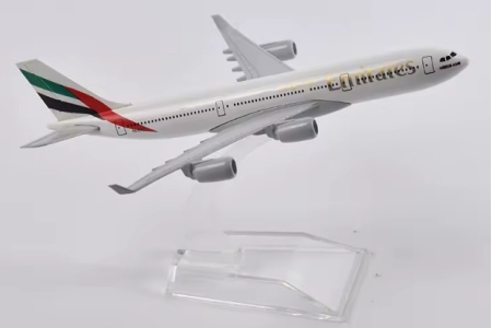 ماکت هواپیما A340 Emirates در فروشگاه خلبانی پرواز کالا